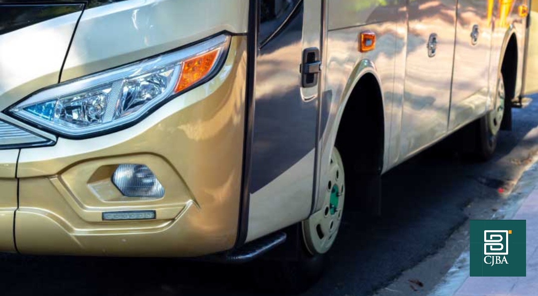 Você está visualizando atualmente Irregularidades em intervalos e descanso em empresa de ônibus não caracterizam dano coletivo